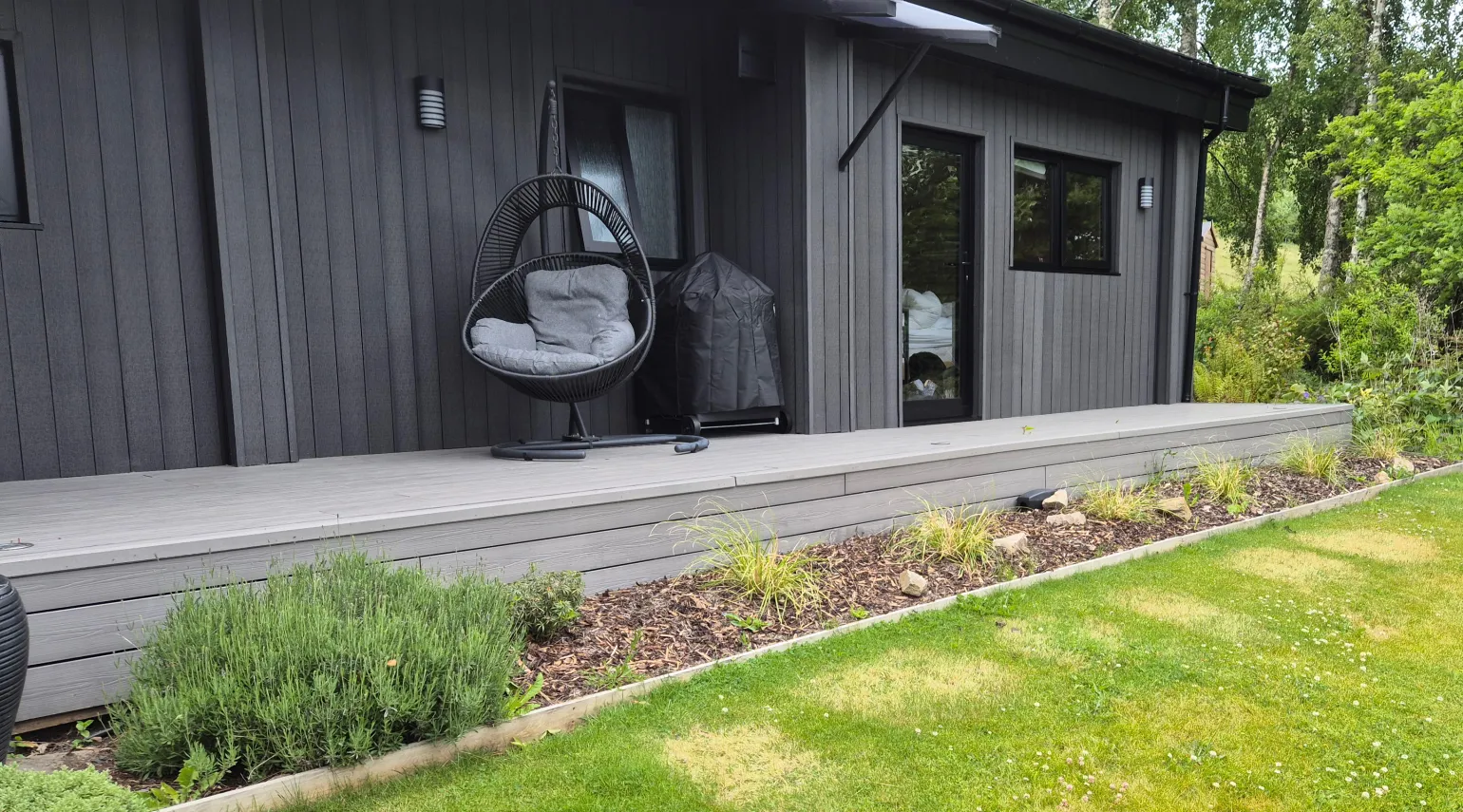 ScenicLiving is made to be seen. Bring your vision to life and create picture-perfect outdoor spaces you’ll want to share.
Key Advantages of ScenicLiving Panel Cladding:
Premium quality at an affordable price
Modern aesthetic, available in a choice of contemporary colours
Durable ‘capped’ design with superior protection against fading and staining
Colour-matched trims and fascia boards available
10-year warranty for additional peace of mind